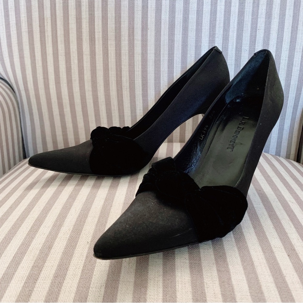 Stunning LK BENNETT Black Velvet Bow Heels Sz 36.5